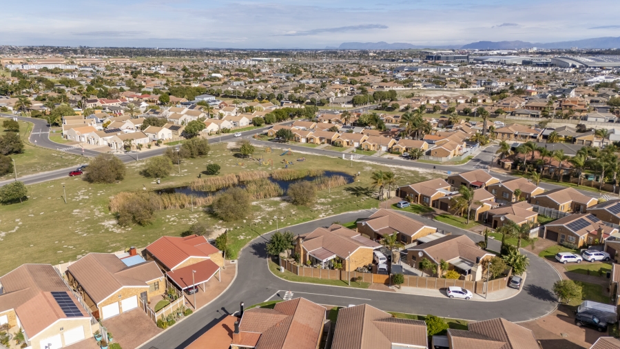 3 Bedroom Property for Sale in De Oude Spruit Western Cape